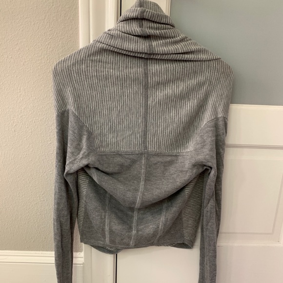 Lululemon Iconic Sweater Wrap - Picture 5 of 7